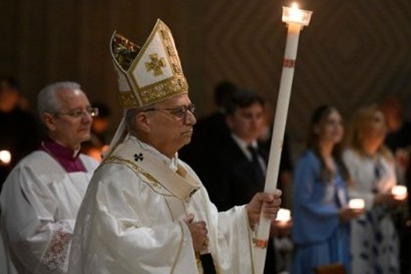 Thánh Lễ Vọng Phục Sinh: Nhiều tảng đá hận thù cần được lăn đi