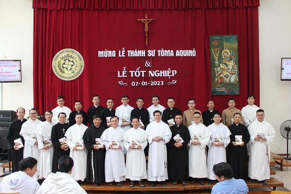 Lễ Bổn mạng Trung tâm Học vấn Đa Minh và nghi thức trao bằng Cử nhân Thần học