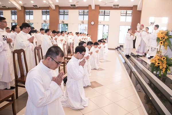 Thánh lễ truyền chức Phó tế cho 13 tu sĩ Đa Minh