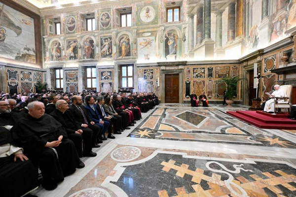 Đức Thánh Cha: Sứ mạng của linh mục giải tội là tái lập sự hiệp nhất giữa con người với Thiên Chúa