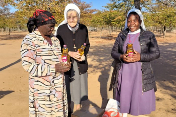 Nữ tu Công giáo mang hy vọng đến vùng nông thôn Zimbabwe