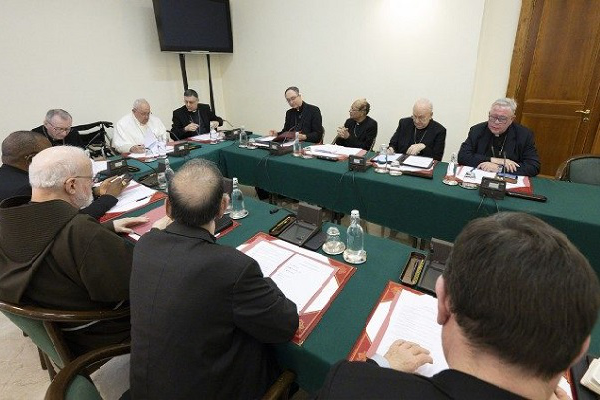 ĐTC Phanxicô họp với Hội đồng Hồng y cố vấn