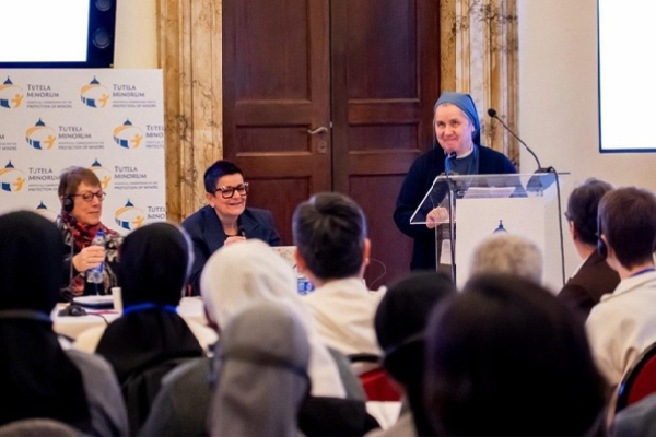 Các tu sĩ thảo luận về vấn nạn lạm dụng trong đời sống thánh hiến