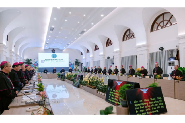 Cầu nguyện, đối thoại trong Thánh Thần và phân định – Ngày thứ hai của Hội nghị thường niên kỳ II/2026 của HĐGMVN