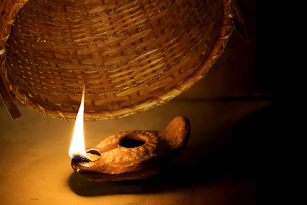 Suy niệm Tin mừng thứ Năm - Tuần 3 - Thường niên năm I (Mc 4, 21-25)