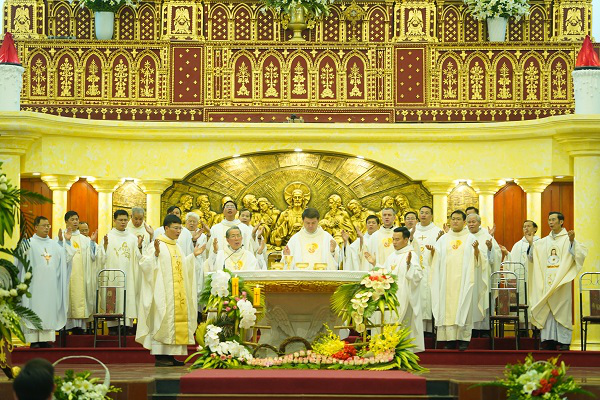 Phái Đoàn Tòa Thánh Vatican dâng Thánh lễ Tạ ơn tại Nhà thờ Chính Tòa Thái Bình
