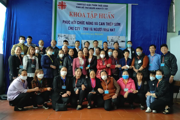 Caritas Thái Bình: Khóa tập huấn phục hồi chức năng dựa vào cộng đồng