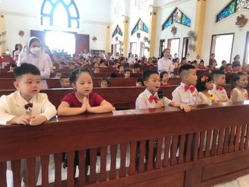Trường Mầm non Tư thục Bình Minh: Hình ảnh Thánh lễ Tổng kết năm học 2021 - 2022 (1)