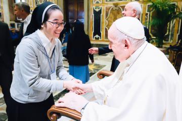 Hình ảnh: Nữ tu Maria Mai Thị Thoa gặp gỡ Đức Giáo Hoàng Phanxicô