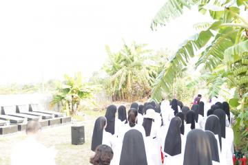 Hình ảnh: Thánh lễ cầu nguyện cho các Linh hồn tại Vườn thánh của Hội dòng
