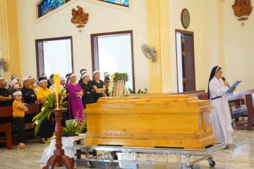 Hình ảnh: Thánh lễ An táng và tiễn đưa nữ tu Têrêxa Lê Thị Huệ, OP.