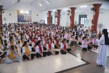 Hình ảnh: Sáng ngày thứ Hai Đại hội Ơn gọi (11.7.2025)