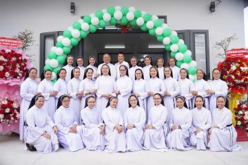 Hình ảnh: Làm phép và Cắt băng Khánh Thành Cộng đoàn Thánh Piô V Mỹ Hội