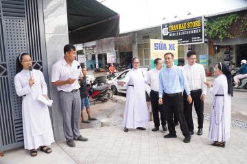 Hình ảnh: Làm phép và Cắt băng Khánh Thành Cộng đoàn Thánh Piô V Mỹ Hội