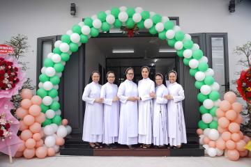 Hình ảnh: Làm phép và Cắt băng Khánh Thành Cộng đoàn Thánh Piô V Mỹ Hội