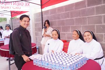 Hình ảnh: Làm phép và Cắt băng Khánh Thành Cộng đoàn Thánh Piô V Mỹ Hội