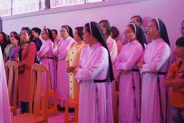 Hình ảnh: Làm phép và Cắt băng Khánh Thành Cộng đoàn Thánh Piô V Mỹ Hội