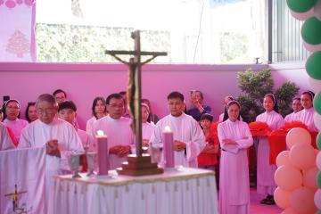 Hình ảnh: Làm phép và Cắt băng Khánh Thành Cộng đoàn Thánh Piô V Mỹ Hội