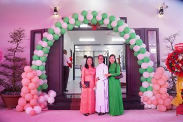 Hình ảnh: Làm phép và Cắt băng Khánh Thành Cộng đoàn Thánh Piô V Mỹ Hội