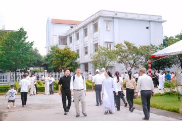 Chùm hình ảnh số 1: Thánh lễ Tạ ơn, Nghi thức Khấn Dòng và mừng Ngân khánh Khấn Dòng năm 2026 (1)