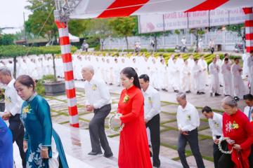 Chùm hình ảnh số 1: Thánh lễ Tạ ơn, Nghi thức Khấn Dòng và mừng Ngân khánh Khấn Dòng năm 2026 (1)