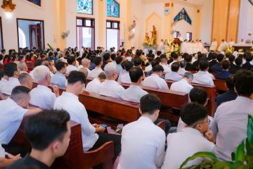Chùm hình ảnh số 1: Thánh lễ Tạ ơn, Nghi thức Khấn Dòng và mừng Ngân khánh Khấn Dòng năm 2026 (1)