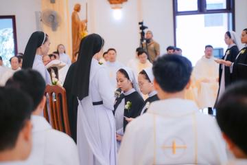 Chùm Hình ảnh số 2: Thánh lễ Tạ ơn, Nghi thức Khấn Dòng và mừng Ngân khánh Khấn Dòng năm 2026 (2)
