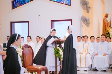 Chùm Hình ảnh số 2: Thánh lễ Tạ ơn, Nghi thức Khấn Dòng và mừng Ngân khánh Khấn Dòng năm 2026 (2)