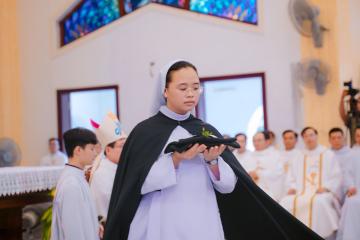 Chùm Hình ảnh số 2: Thánh lễ Tạ ơn, Nghi thức Khấn Dòng và mừng Ngân khánh Khấn Dòng năm 2026 (2)