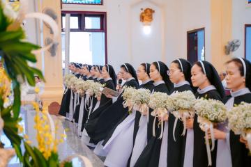 Chùm Hình ảnh số 2: Thánh lễ Tạ ơn, Nghi thức Khấn Dòng và mừng Ngân khánh Khấn Dòng năm 2026 (2)