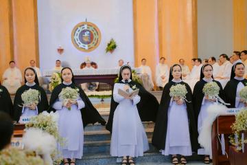 Chùm Hình ảnh số 2: Thánh lễ Tạ ơn, Nghi thức Khấn Dòng và mừng Ngân khánh Khấn Dòng năm 2026 (2)