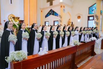 Chùm Hình ảnh số 2: Thánh lễ Tạ ơn, Nghi thức Khấn Dòng và mừng Ngân khánh Khấn Dòng năm 2026 (2)
