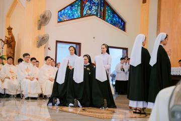 Chùm Hình ảnh số 2: Thánh lễ Tạ ơn, Nghi thức Khấn Dòng và mừng Ngân khánh Khấn Dòng năm 2026 (2)
