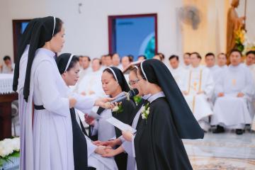 Chùm Hình ảnh số 3: Thánh lễ Tạ ơn, Nghi thức Khấn Dòng và mừng Ngân khánh Khấn Dòng năm 2026 (3)