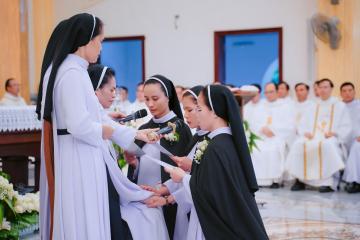 Chùm Hình ảnh số 3: Thánh lễ Tạ ơn, Nghi thức Khấn Dòng và mừng Ngân khánh Khấn Dòng năm 2026 (3)