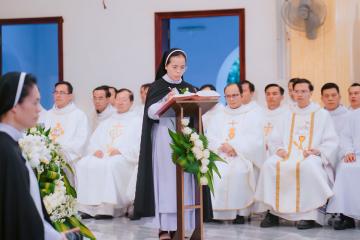 Chùm Hình ảnh số 3: Thánh lễ Tạ ơn, Nghi thức Khấn Dòng và mừng Ngân khánh Khấn Dòng năm 2026 (3)
