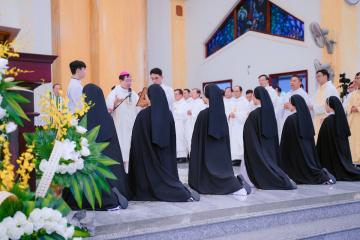 Chùm Hình ảnh số 3: Thánh lễ Tạ ơn, Nghi thức Khấn Dòng và mừng Ngân khánh Khấn Dòng năm 2026 (3)