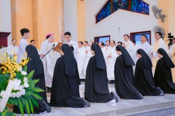 Chùm Hình ảnh số 3: Thánh lễ Tạ ơn, Nghi thức Khấn Dòng và mừng Ngân khánh Khấn Dòng năm 2026 (3)