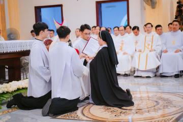 Chùm Hình ảnh số 3: Thánh lễ Tạ ơn, Nghi thức Khấn Dòng và mừng Ngân khánh Khấn Dòng năm 2026 (3)
