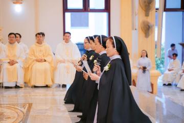 Chùm Hình ảnh số 3: Thánh lễ Tạ ơn, Nghi thức Khấn Dòng và mừng Ngân khánh Khấn Dòng năm 2026 (3)