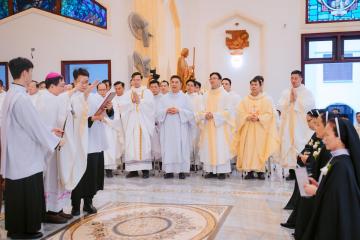 Chùm Hình ảnh số 3: Thánh lễ Tạ ơn, Nghi thức Khấn Dòng và mừng Ngân khánh Khấn Dòng năm 2026 (3)