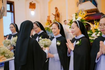 Chùm Hình ảnh số 3: Thánh lễ Tạ ơn, Nghi thức Khấn Dòng và mừng Ngân khánh Khấn Dòng năm 2026 (3)