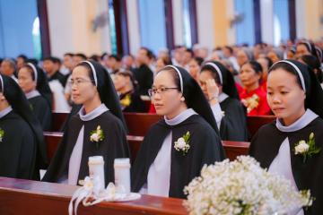 Chùm Hình ảnh số 3: Thánh lễ Tạ ơn, Nghi thức Khấn Dòng và mừng Ngân khánh Khấn Dòng năm 2026 (3)