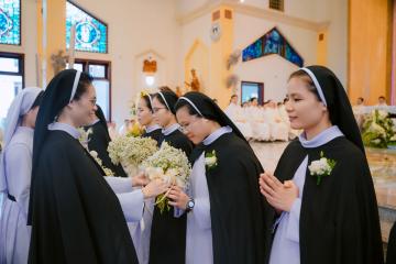Chùm Hình ảnh số 3: Thánh lễ Tạ ơn, Nghi thức Khấn Dòng và mừng Ngân khánh Khấn Dòng năm 2026 (3)