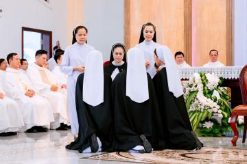 Chùm Hình ảnh số 4: Thánh lễ Tạ ơn, Nghi thức Khấn Dòng và mừng Ngân khánh Khấn Dòng năm 2026 (4)