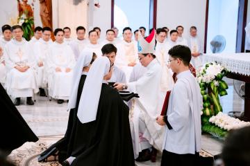 Chùm Hình ảnh số 4: Thánh lễ Tạ ơn, Nghi thức Khấn Dòng và mừng Ngân khánh Khấn Dòng năm 2026 (4)