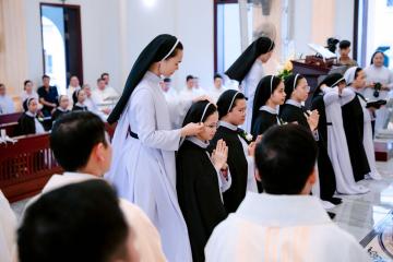 Chùm Hình ảnh số 4: Thánh lễ Tạ ơn, Nghi thức Khấn Dòng và mừng Ngân khánh Khấn Dòng năm 2026 (4)