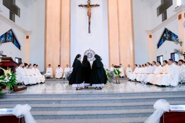 Chùm Hình ảnh số 4: Thánh lễ Tạ ơn, Nghi thức Khấn Dòng và mừng Ngân khánh Khấn Dòng năm 2026 (4)