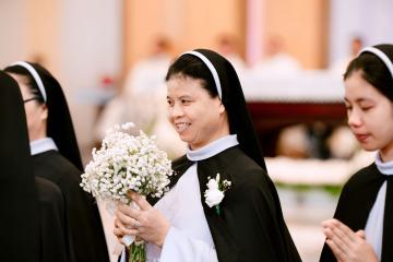 Chùm Hình ảnh số 5: Thánh lễ Tạ ơn, Nghi thức Khấn Dòng và mừng Ngân khánh Khấn Dòng năm 2026 (5)