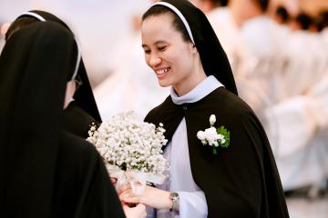 Chùm Hình ảnh số 5: Thánh lễ Tạ ơn, Nghi thức Khấn Dòng và mừng Ngân khánh Khấn Dòng năm 2026 (5)